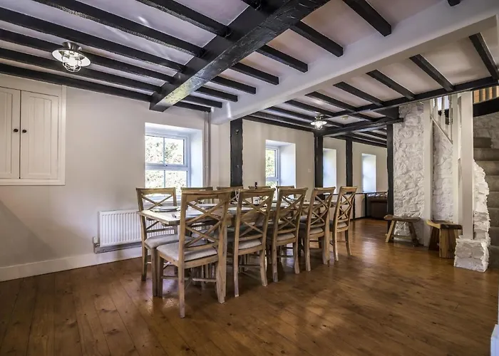 Barn Conversion - Hot Tub - Penally - Tenby