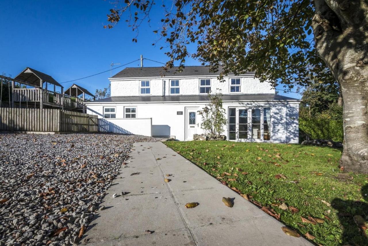 Barn Conversion - Hot Tub - - Tenby Apartment