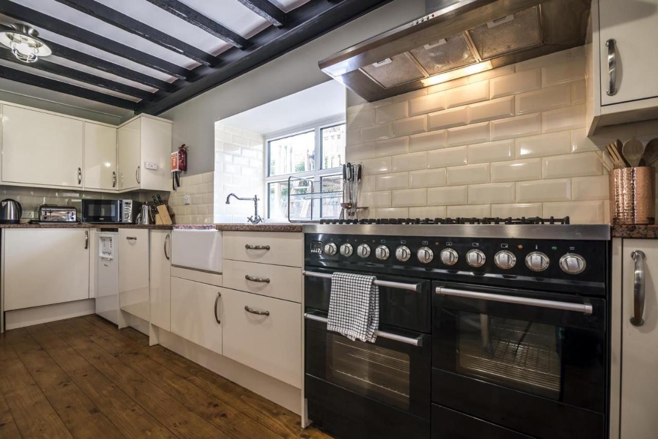 Barn Conversion - Hot Tub - - Tenby *