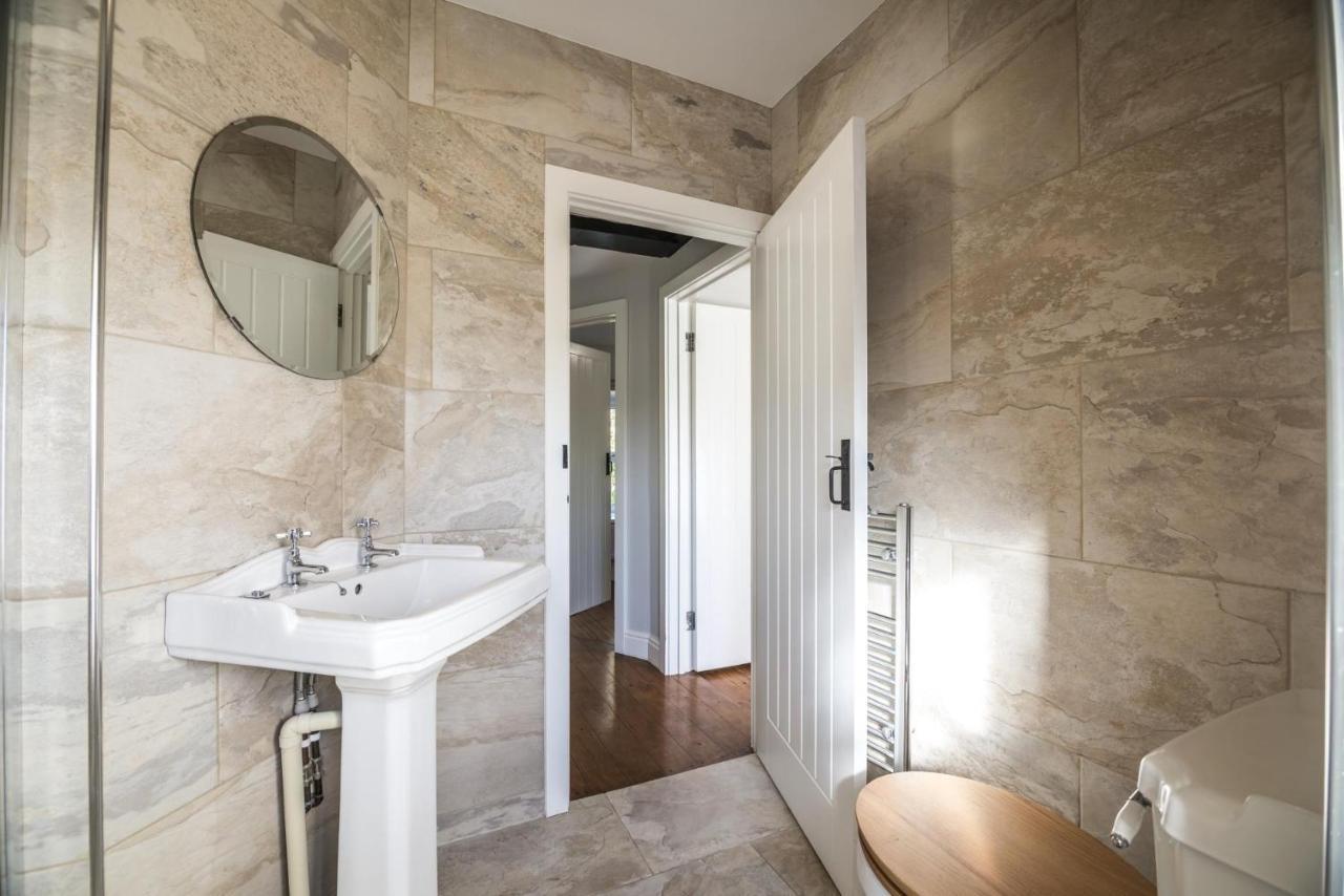 Barn Conversion - Hot Tub - - Tenby Apartment *