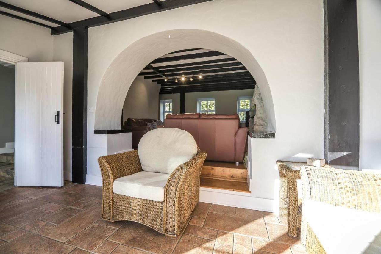 Apartment Barn Conversion - Hot Tub - - Tenby