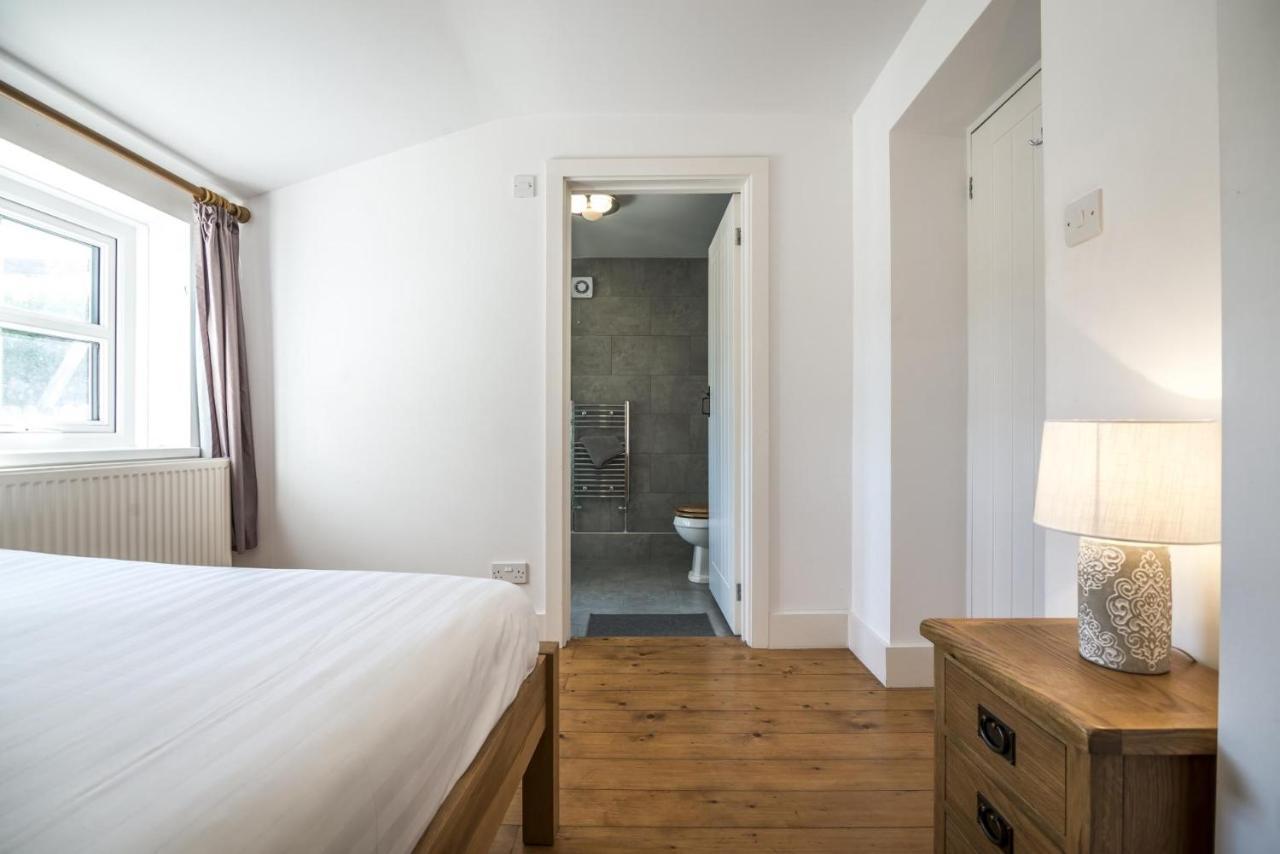 Barn Conversion - Hot Tub - - Tenby Apartment *